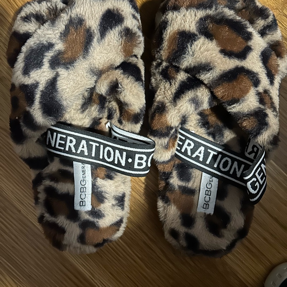 BCBGeneration Animal print Cheetah Brown and Black Cozy Slippers